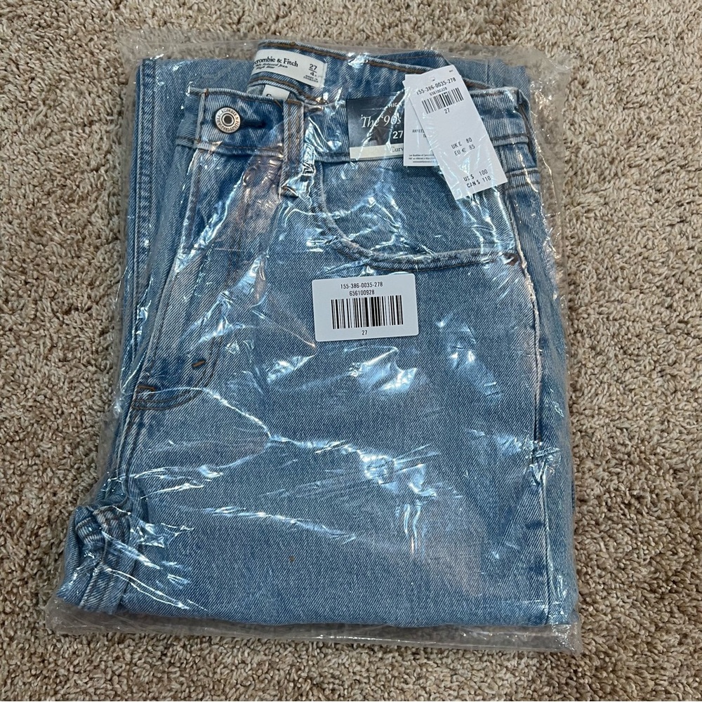 New with tags Women's Abercrombie & Fitch Jeans